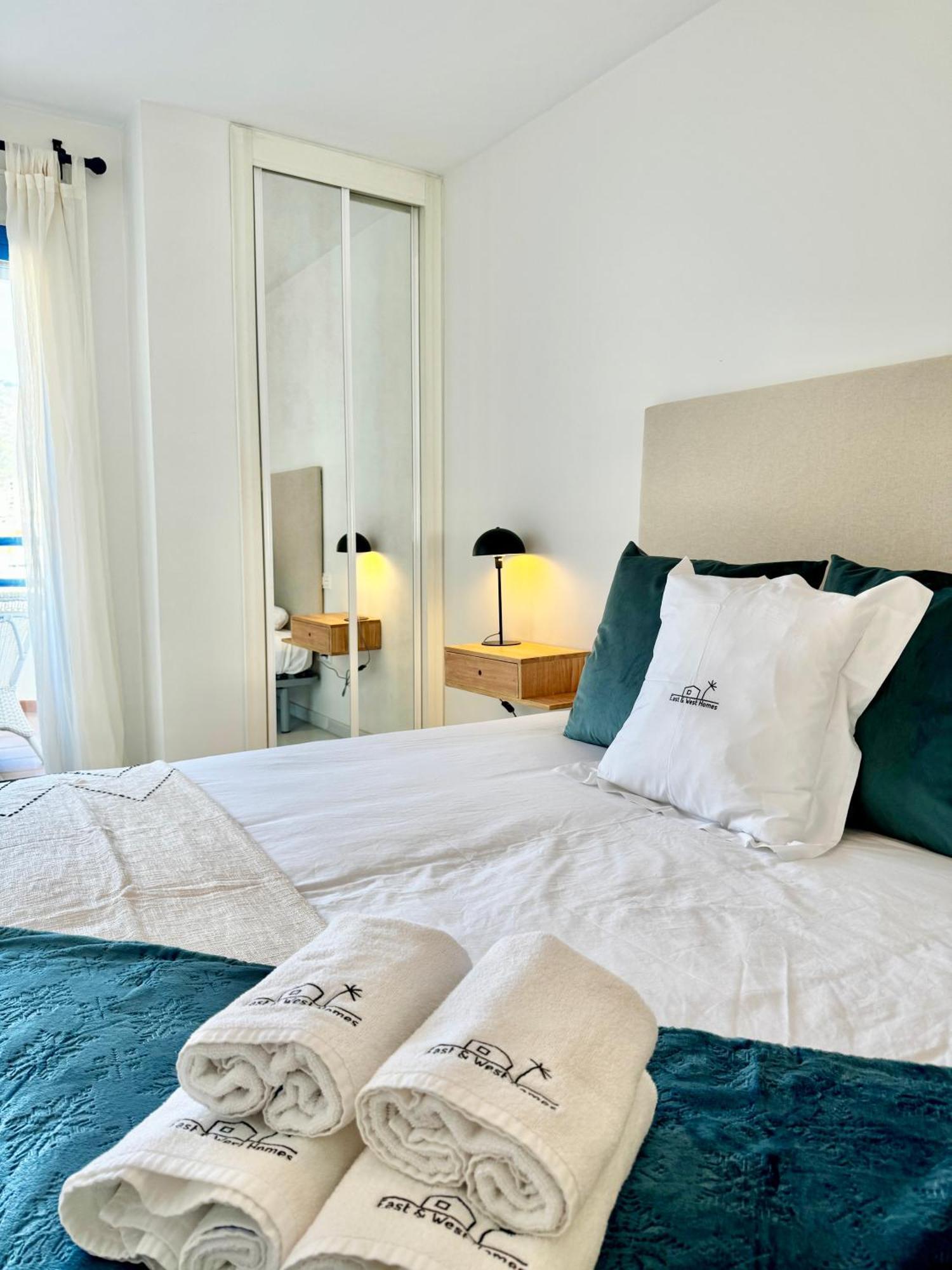 Seaside Oasis With Mountain Views - Eaw Homes Apartamento *